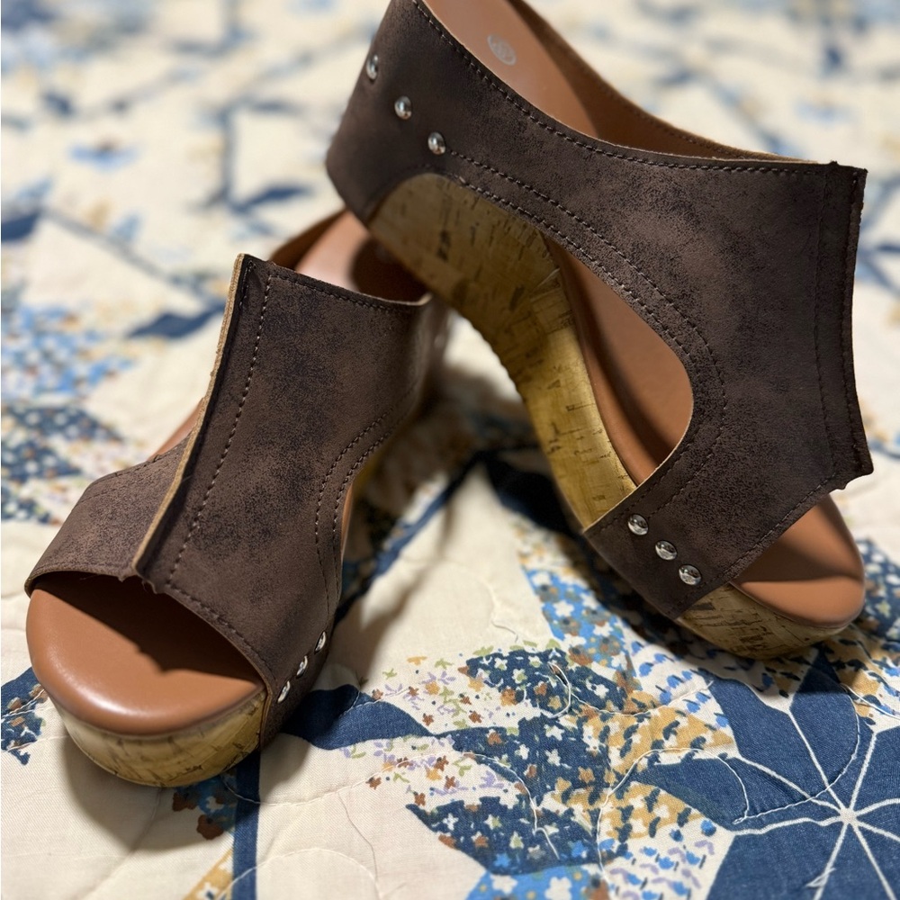 Elegant Brown Wedge Sandals